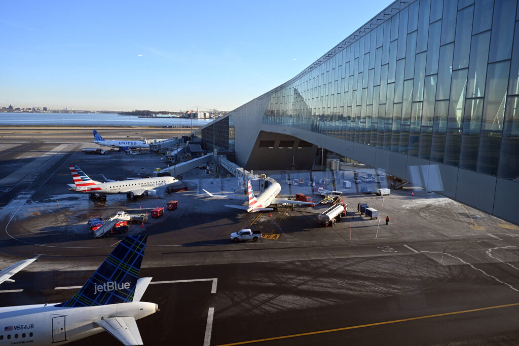 PANYNJ Completes Construction Of LaGuardia Airport Terminal B ...